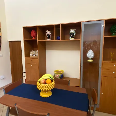 Casa Vacanza La Casa Di Max Vakantiehuis Noto